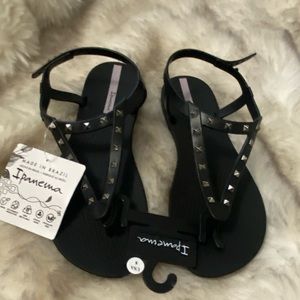 NWT Ipanema Rockstar Sandel - Size 8 Black